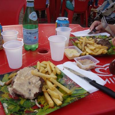 juillet 2016 à la bawète sur une place à Honfleur