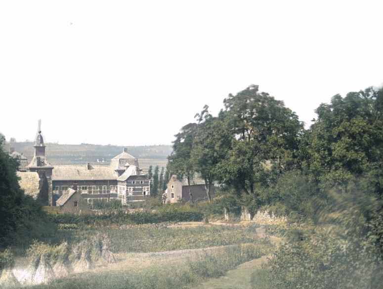 Chateau de cheratte vu de la hayee