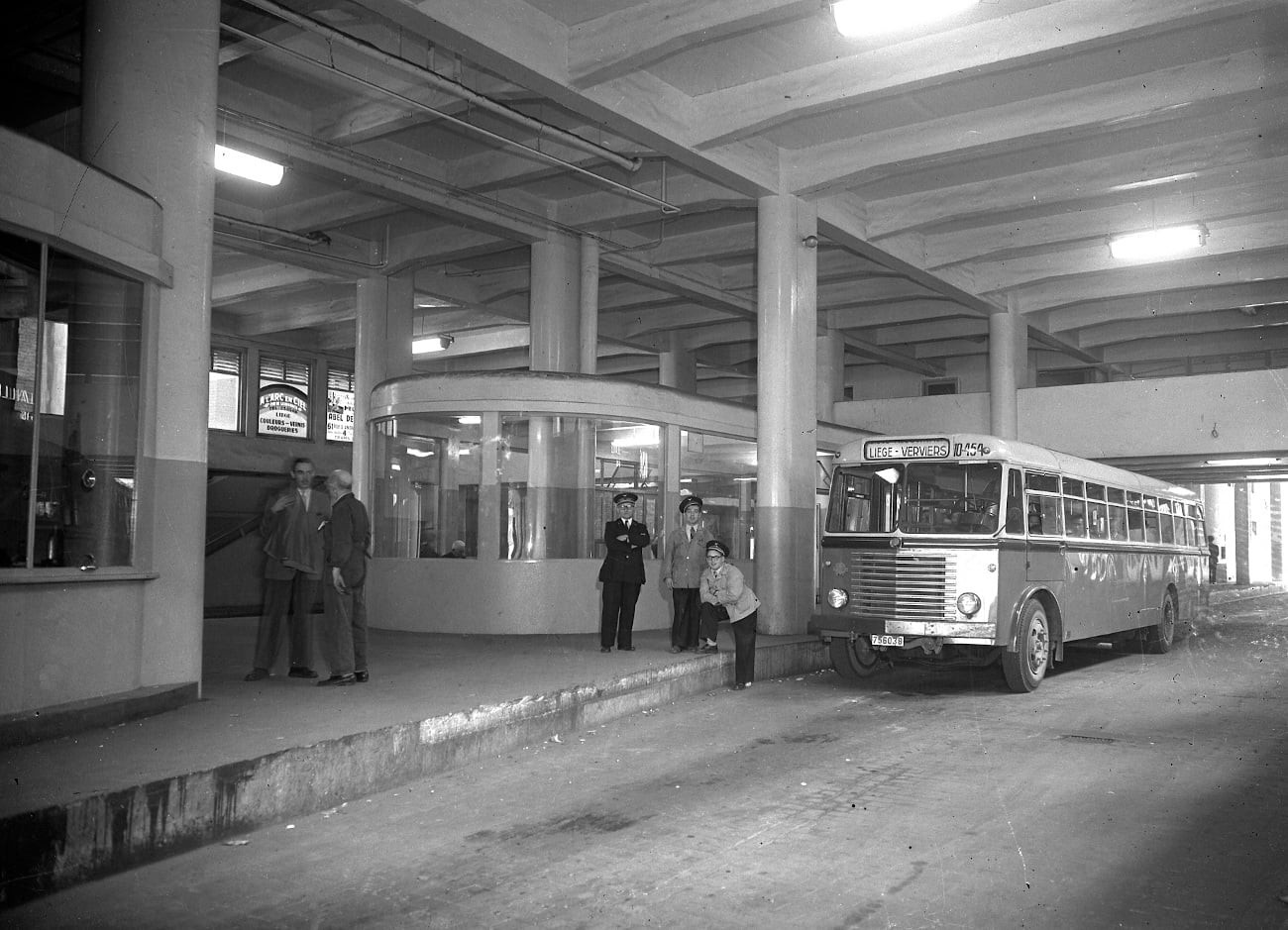 Gare routiere sous la piscine de la sauveniere