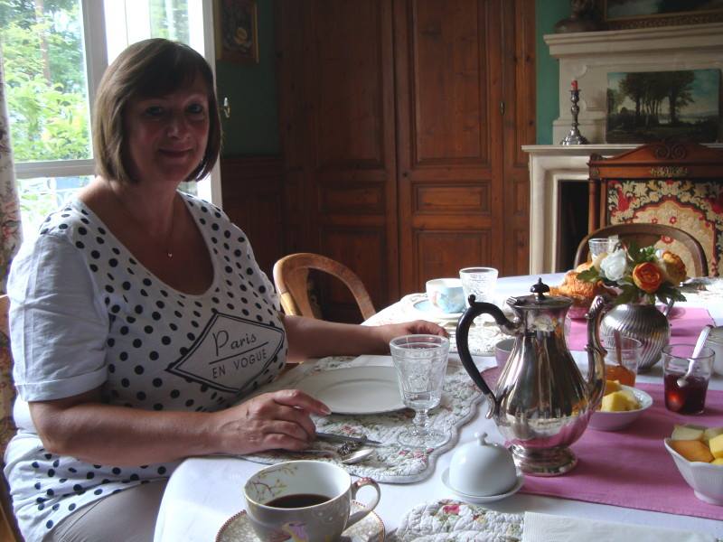 Petit Déjeuner à la Linière dans la salle à manger commune du rez de chaussée